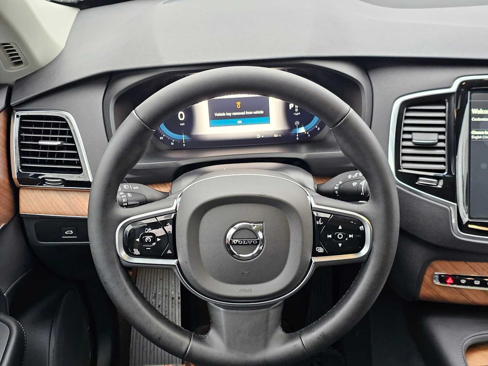 2025 Volvo XC90 Plus
