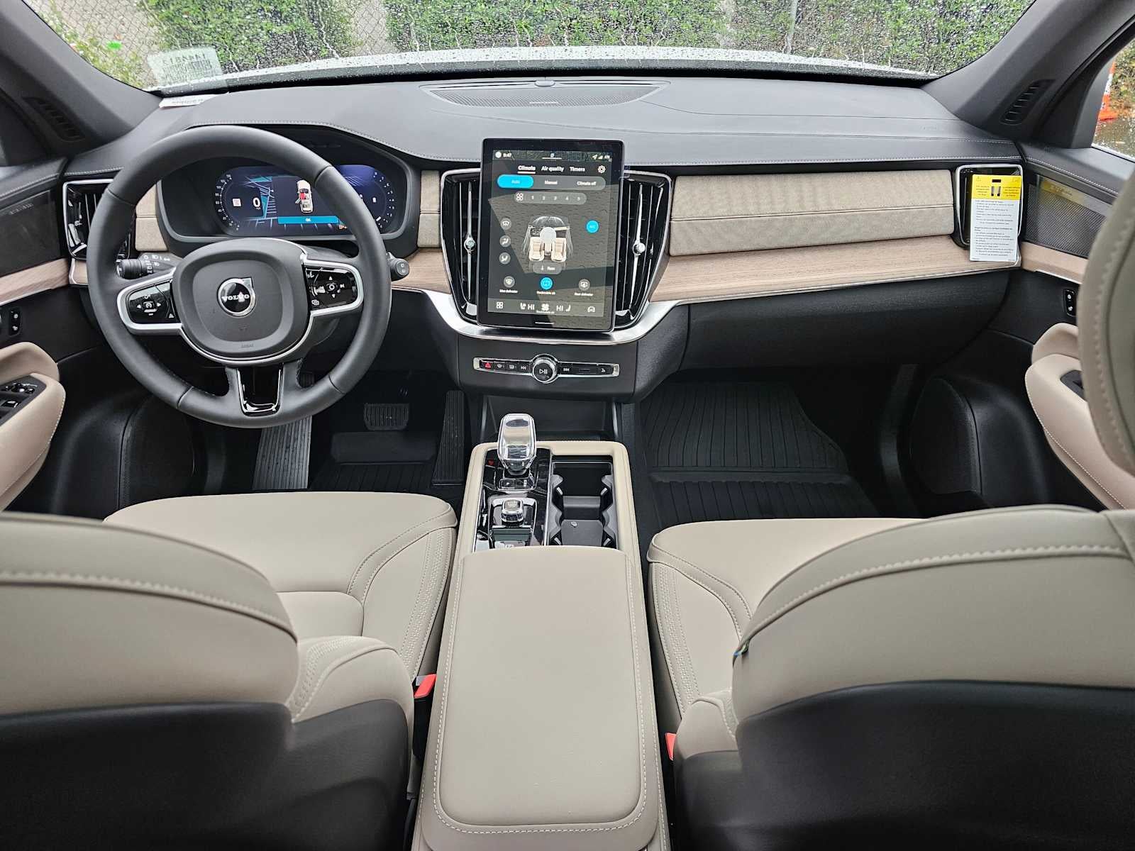 2026 Volvo XC90 Plus