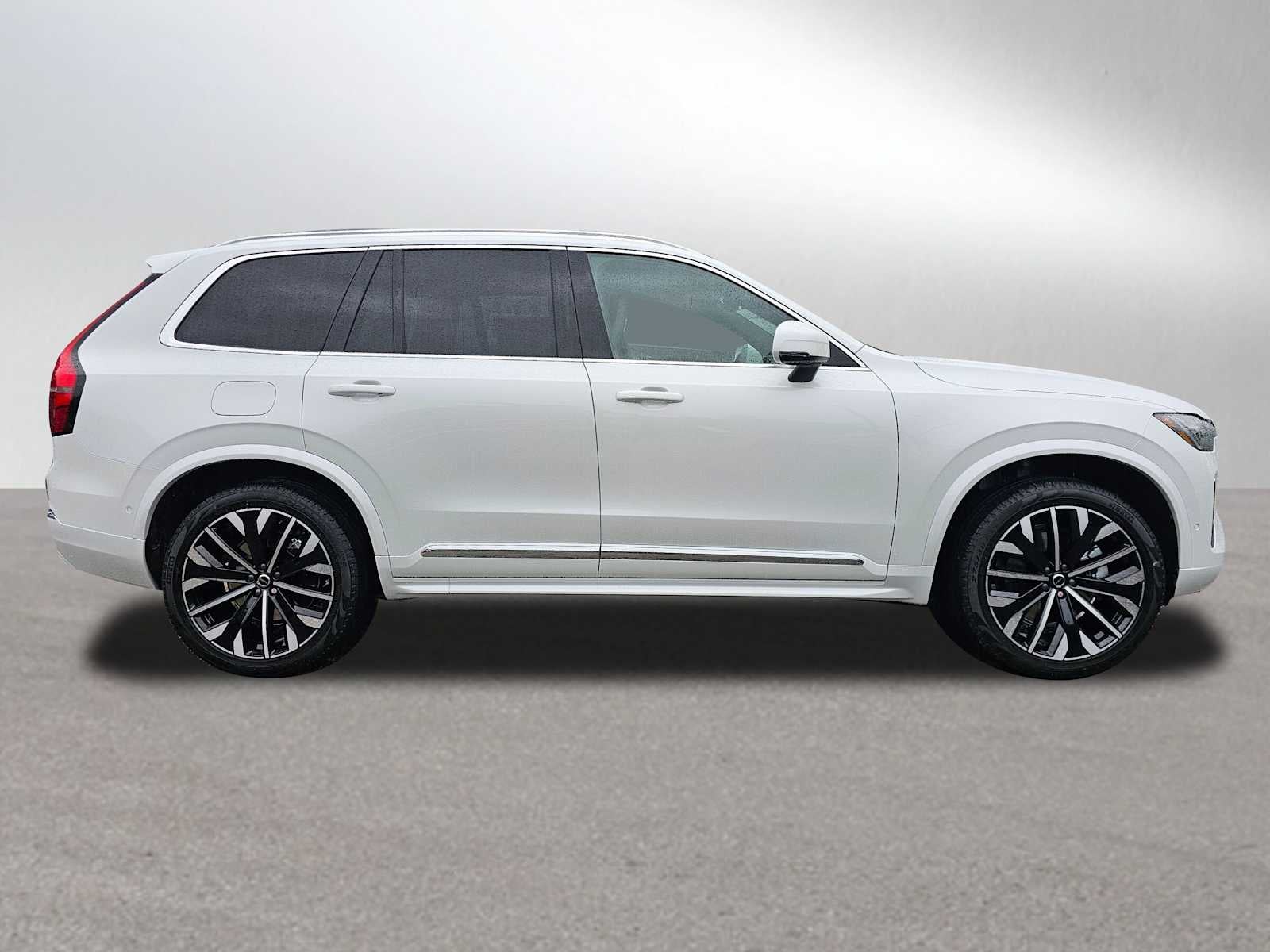 2026 Volvo XC90 Plus