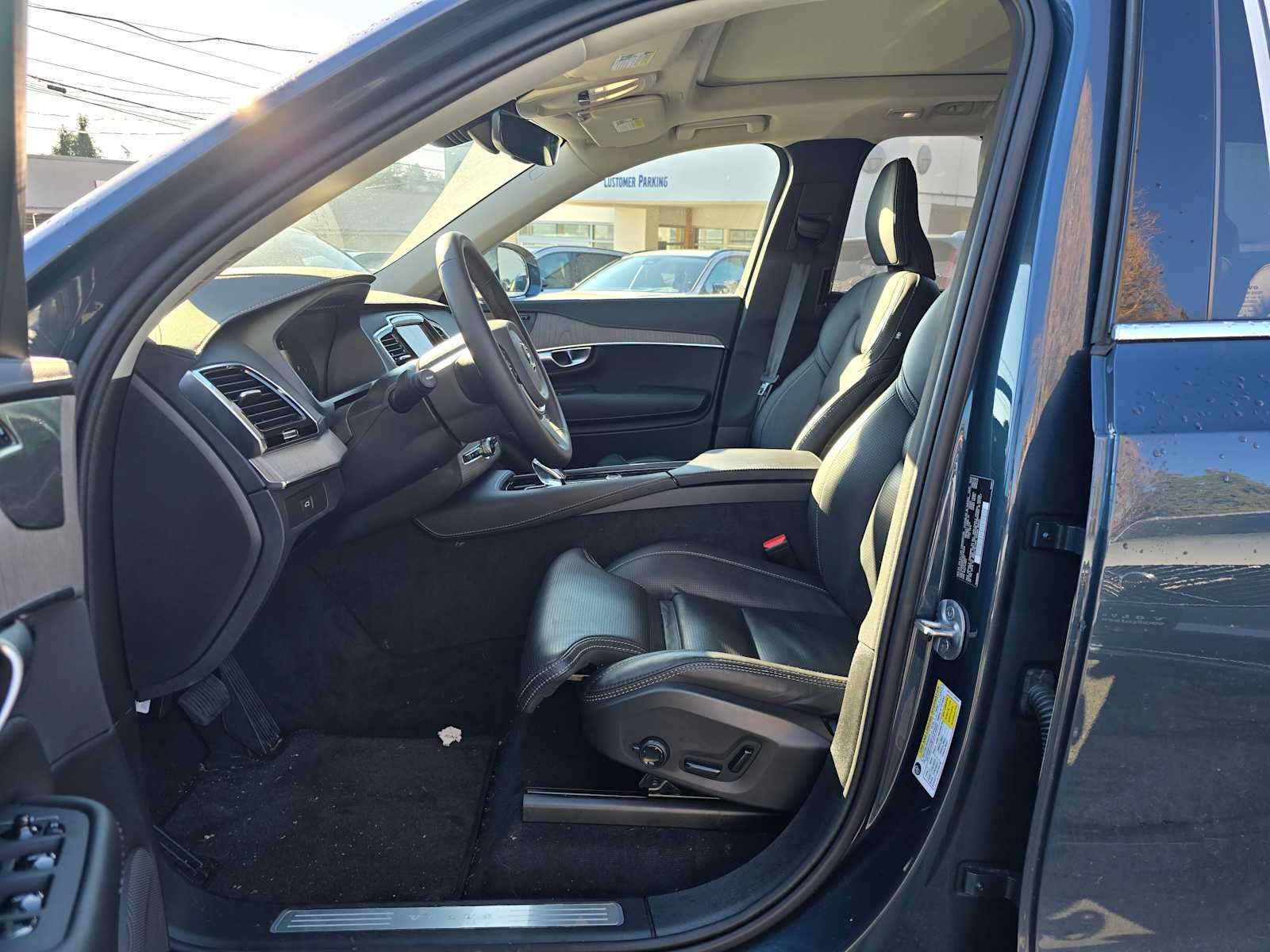 2024 Volvo XC90 Ultimate Bright Theme