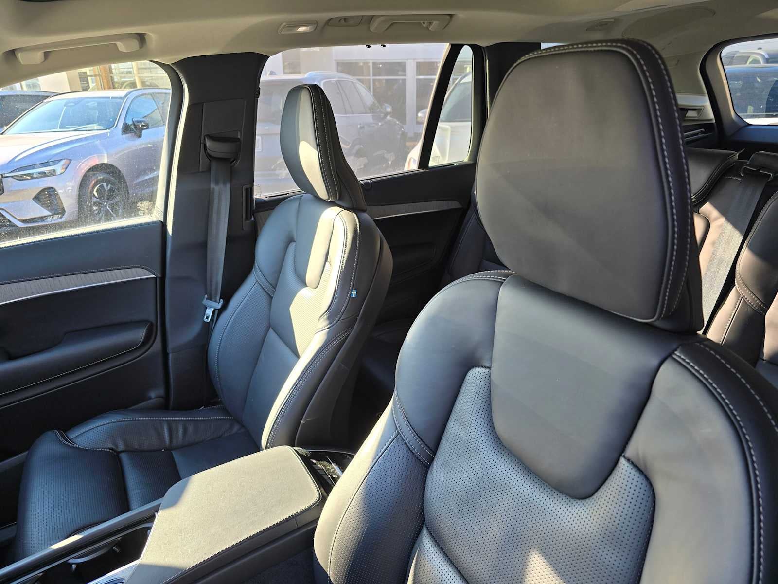 2024 Volvo XC90 Ultimate Bright Theme