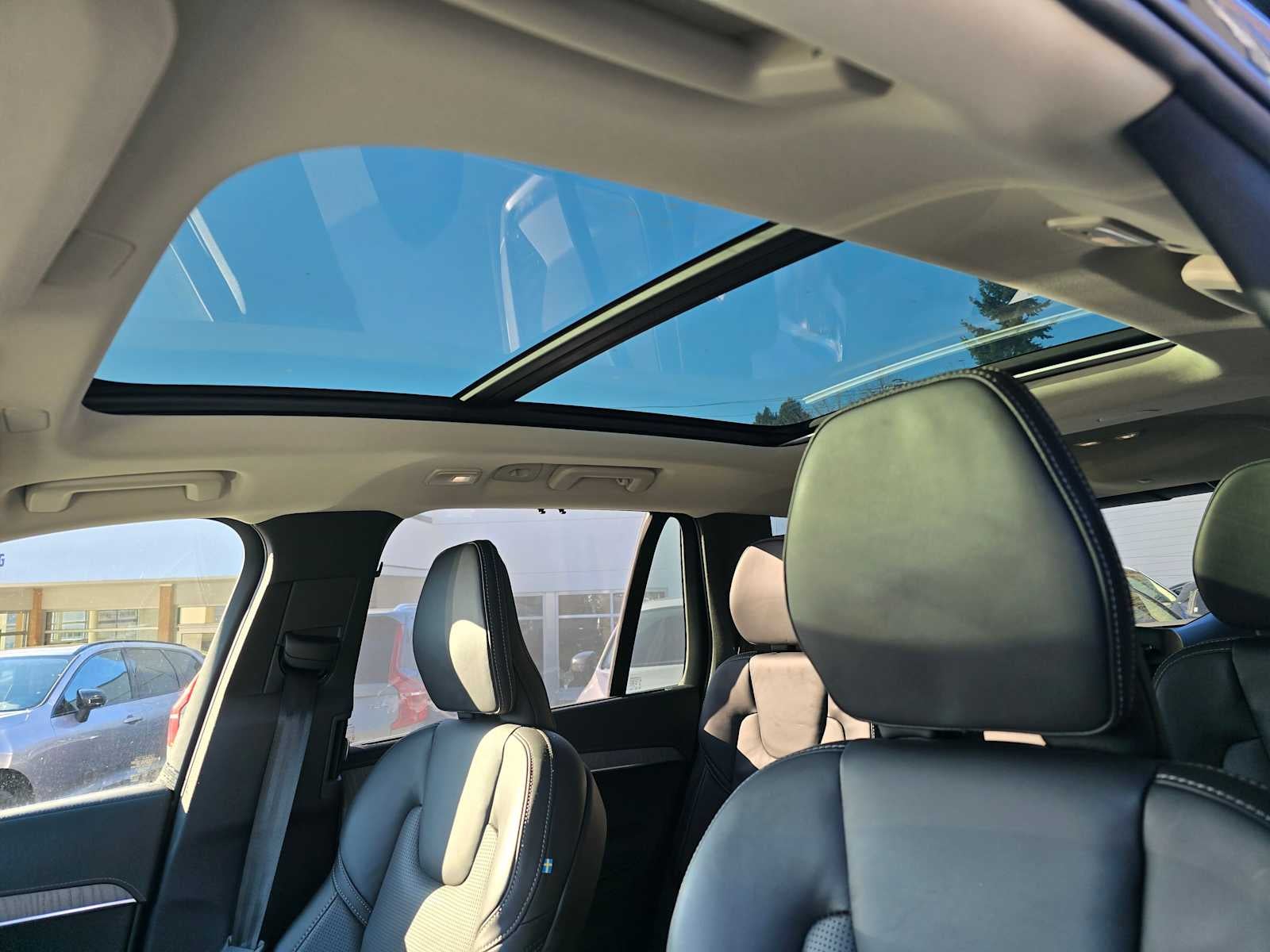 2024 Volvo XC90 Ultimate Bright Theme