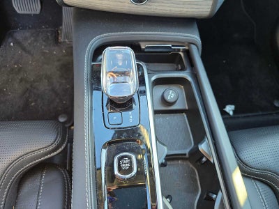 2024 Volvo XC90 Ultimate Bright Theme