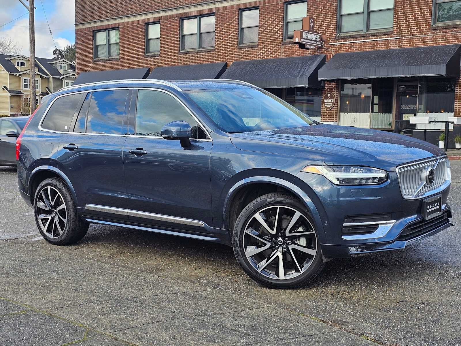 2024 Volvo XC90 Ultimate Bright Theme