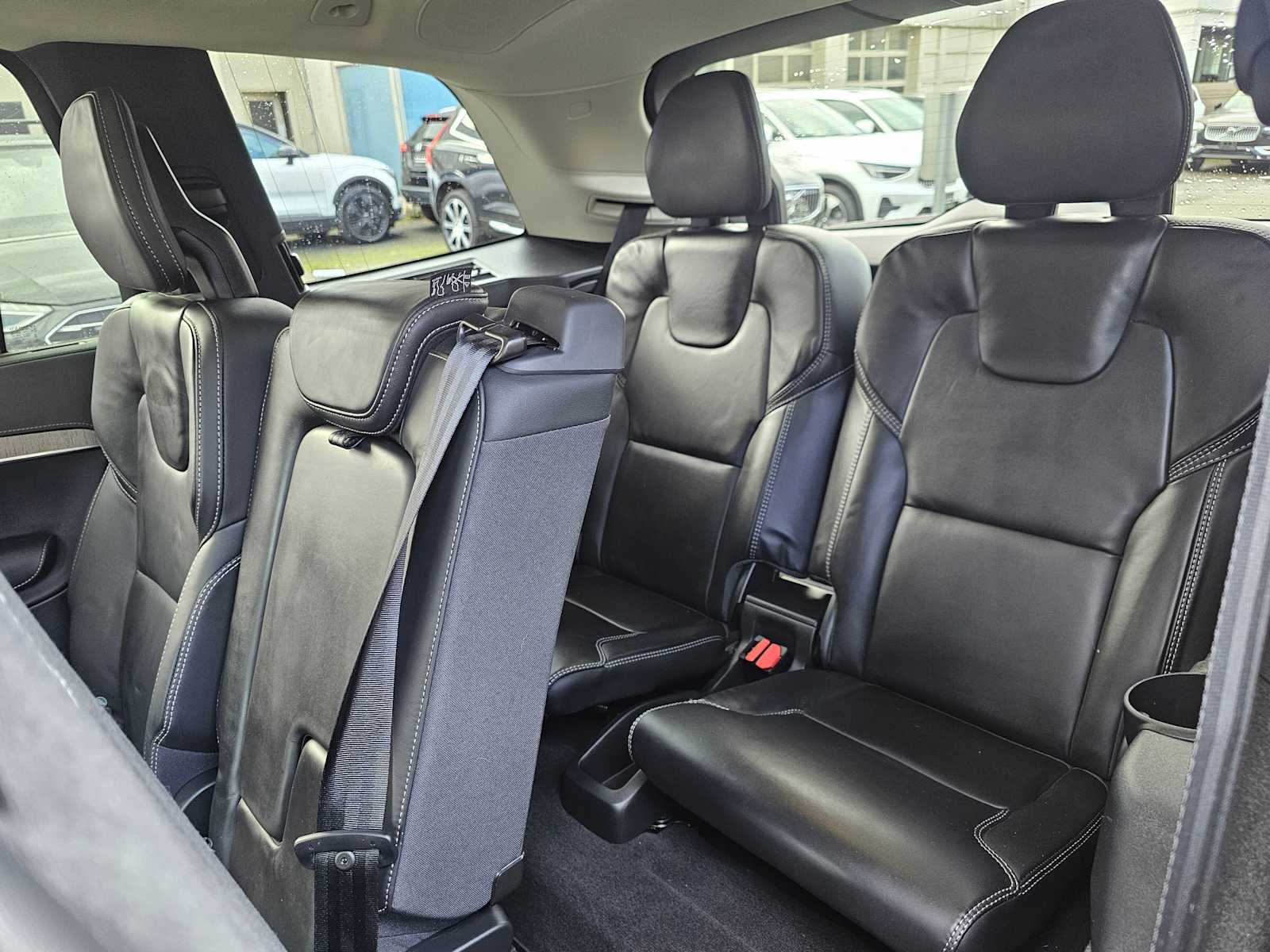 2024 Volvo XC90 Ultimate Bright Theme