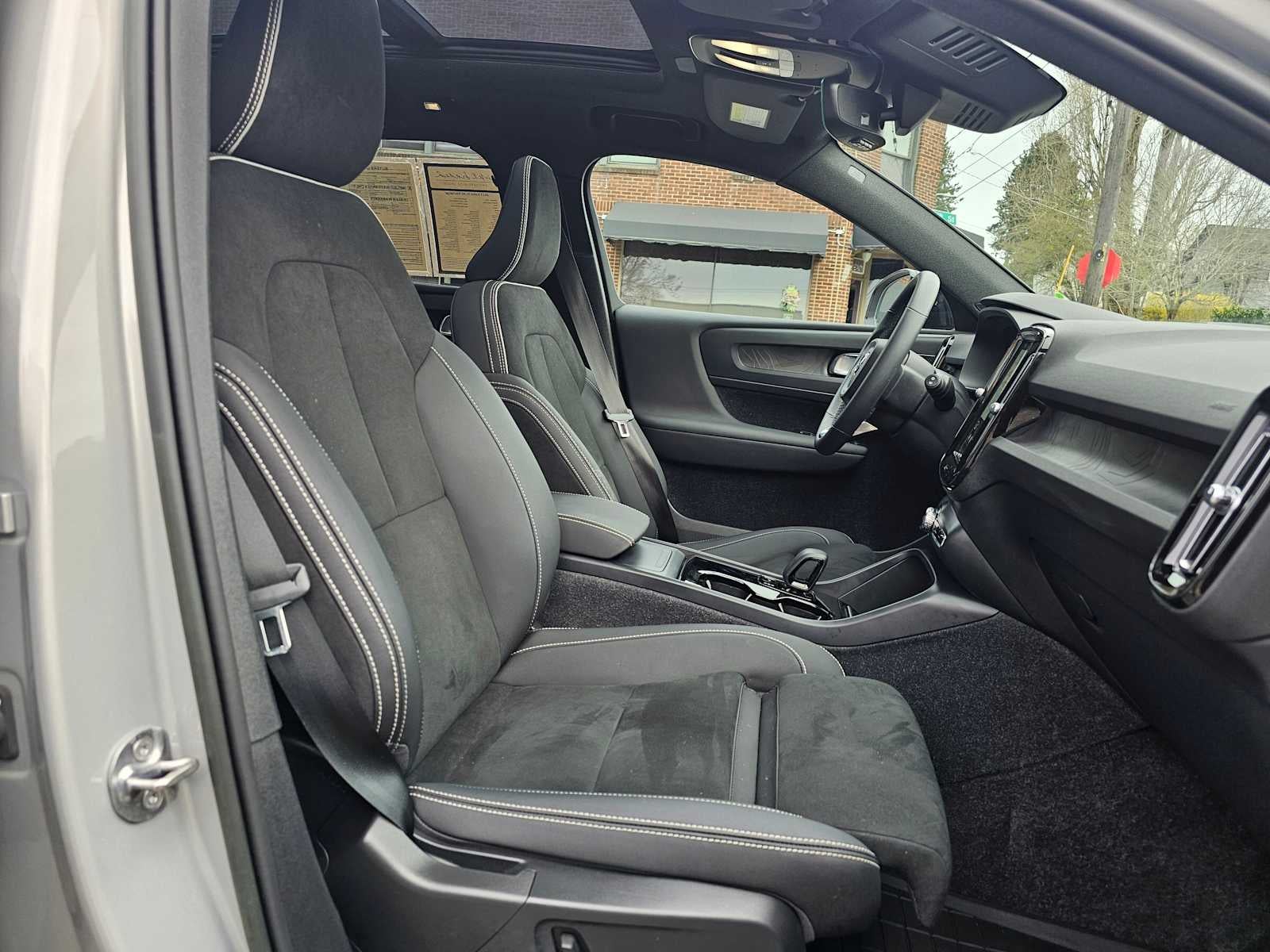 2023 Volvo XC40 Recharge Pure Electric Ultimate