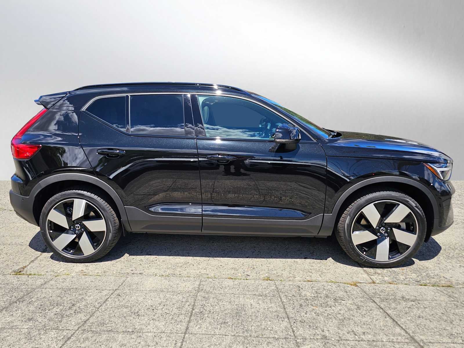 2026 Volvo EX40 Plus