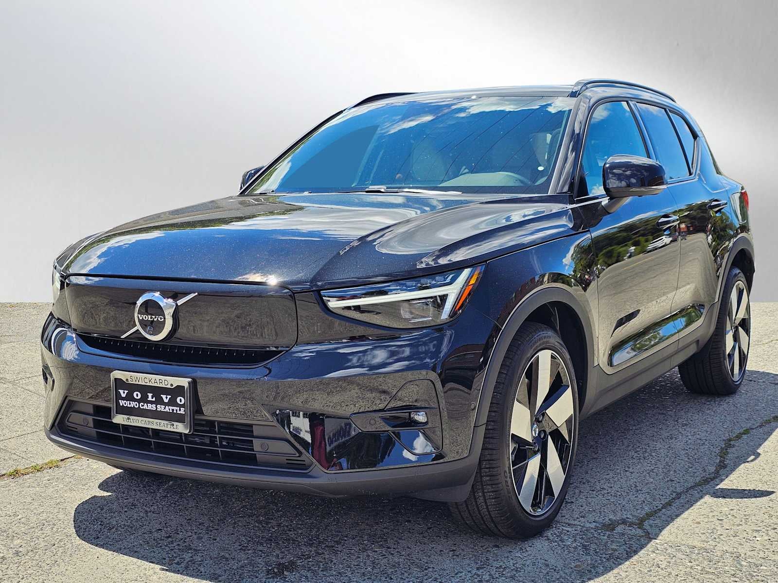 2026 Volvo EX40 Plus