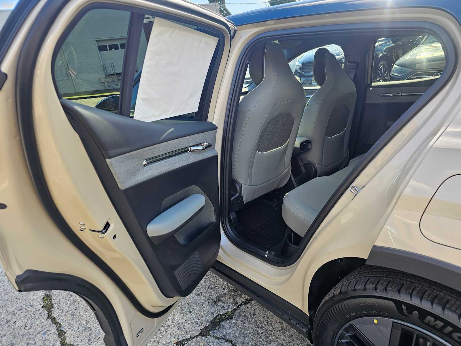 2026 Volvo EX30 Cross Country Ultra