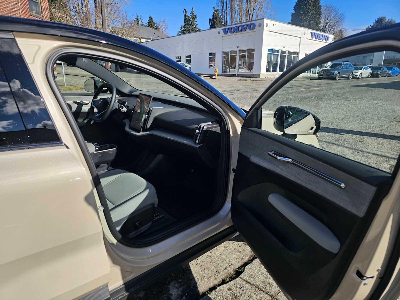 2026 Volvo EX30 Cross Country Ultra