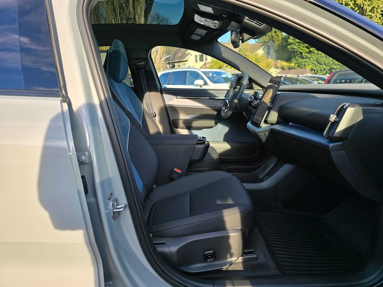 2026 Volvo EX30 Cross Country Ultra