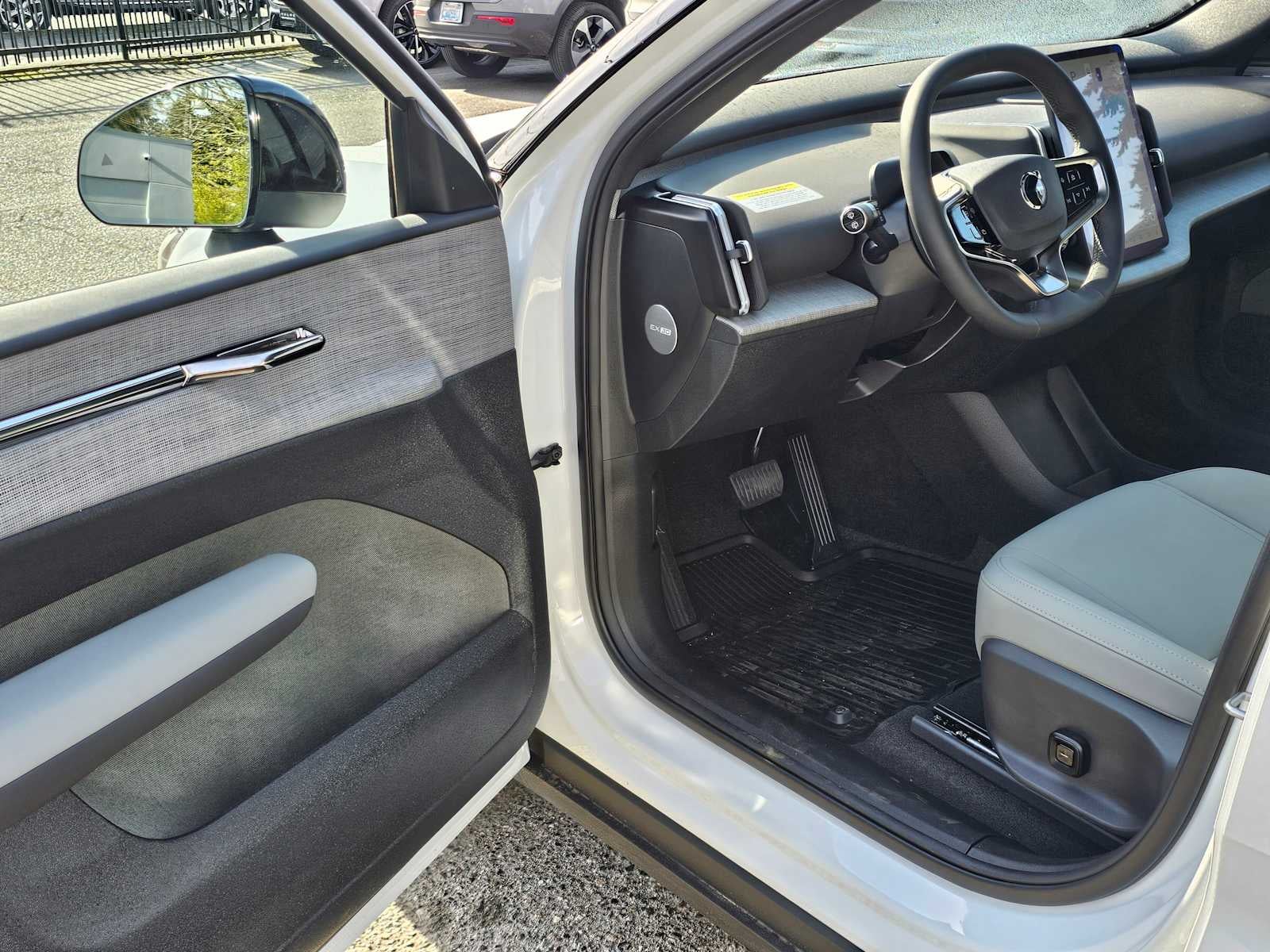 2026 Volvo EX30 Cross Country Ultra