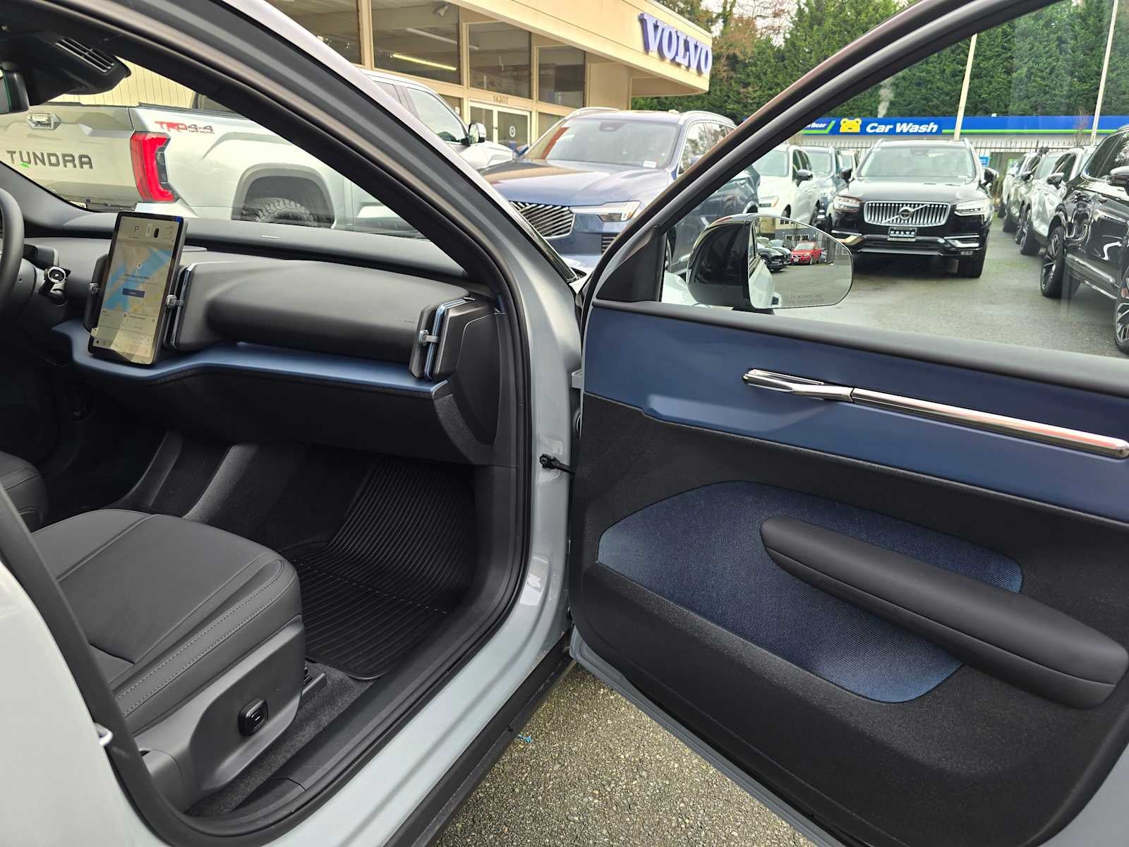 2026 Volvo EX30 Cross Country Ultra