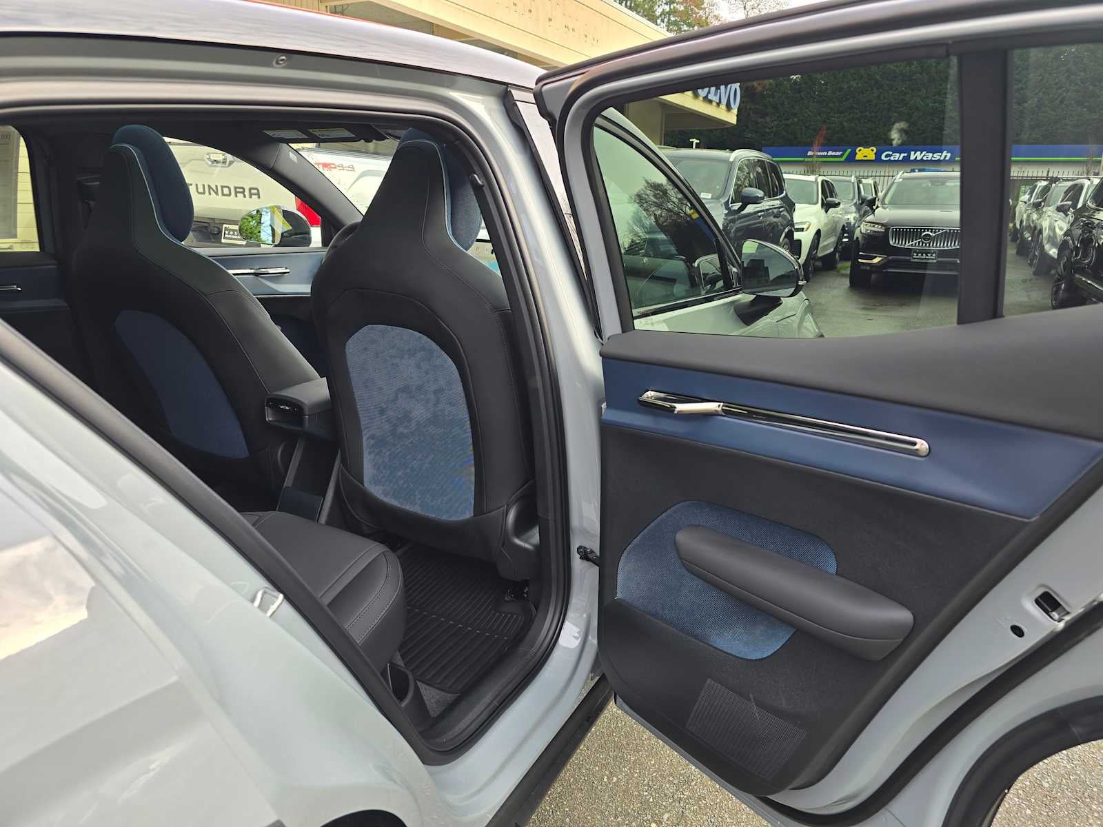 2026 Volvo EX30 Cross Country Ultra