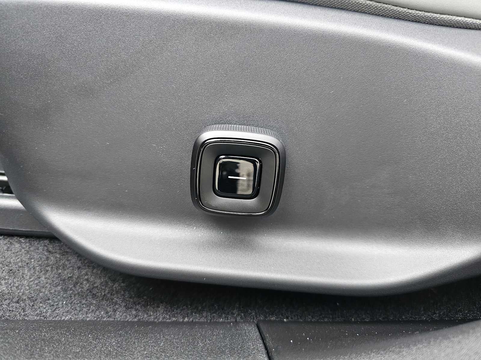 2026 Volvo EX30 Cross Country Ultra