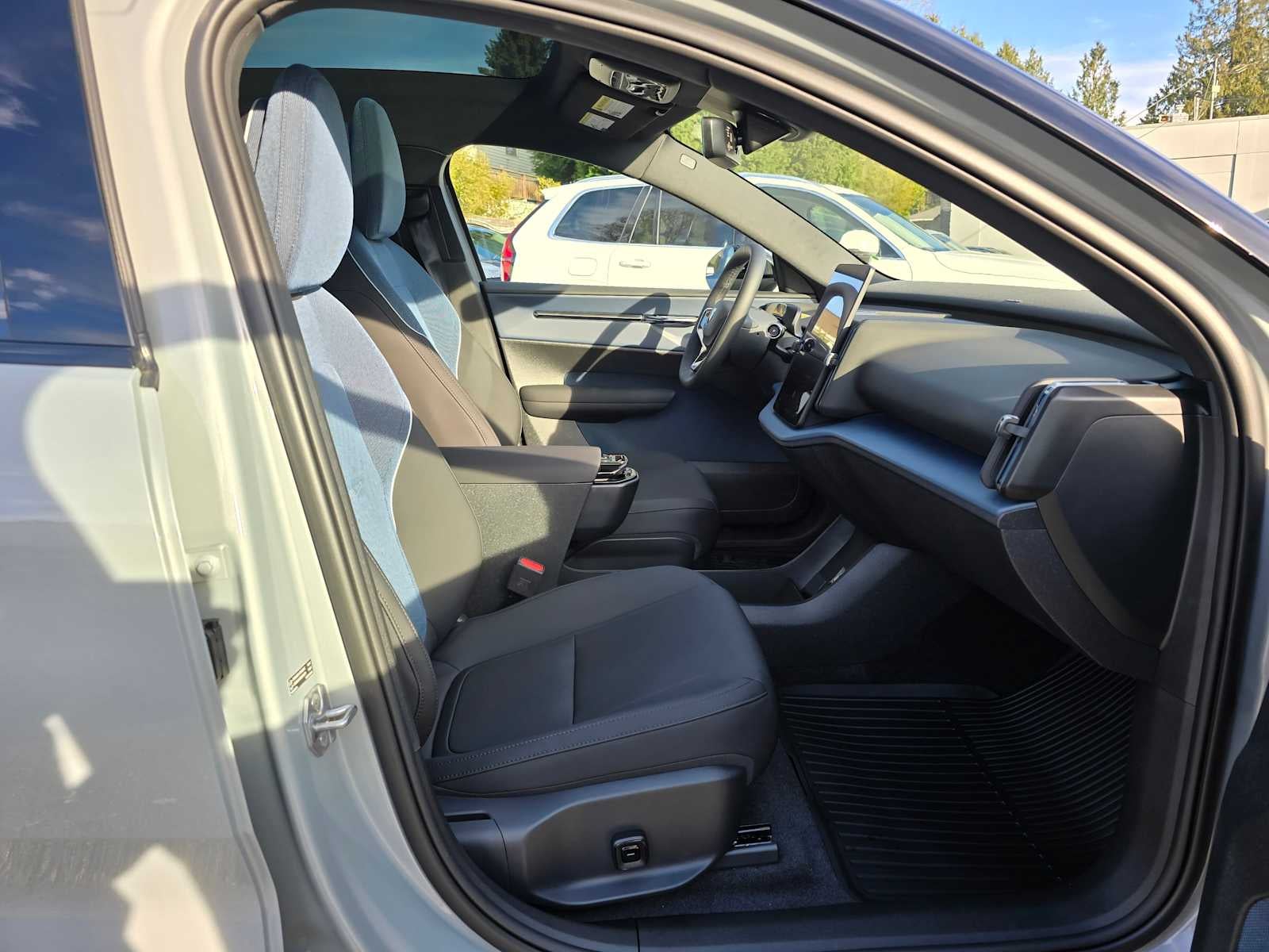 2026 Volvo EX30 Plus