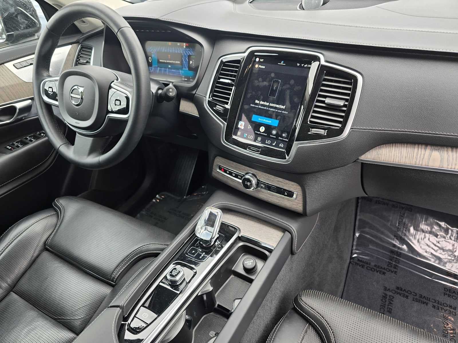 2023 Volvo XC90 Recharge Plug-In Hybrid Ultimate Bright Theme