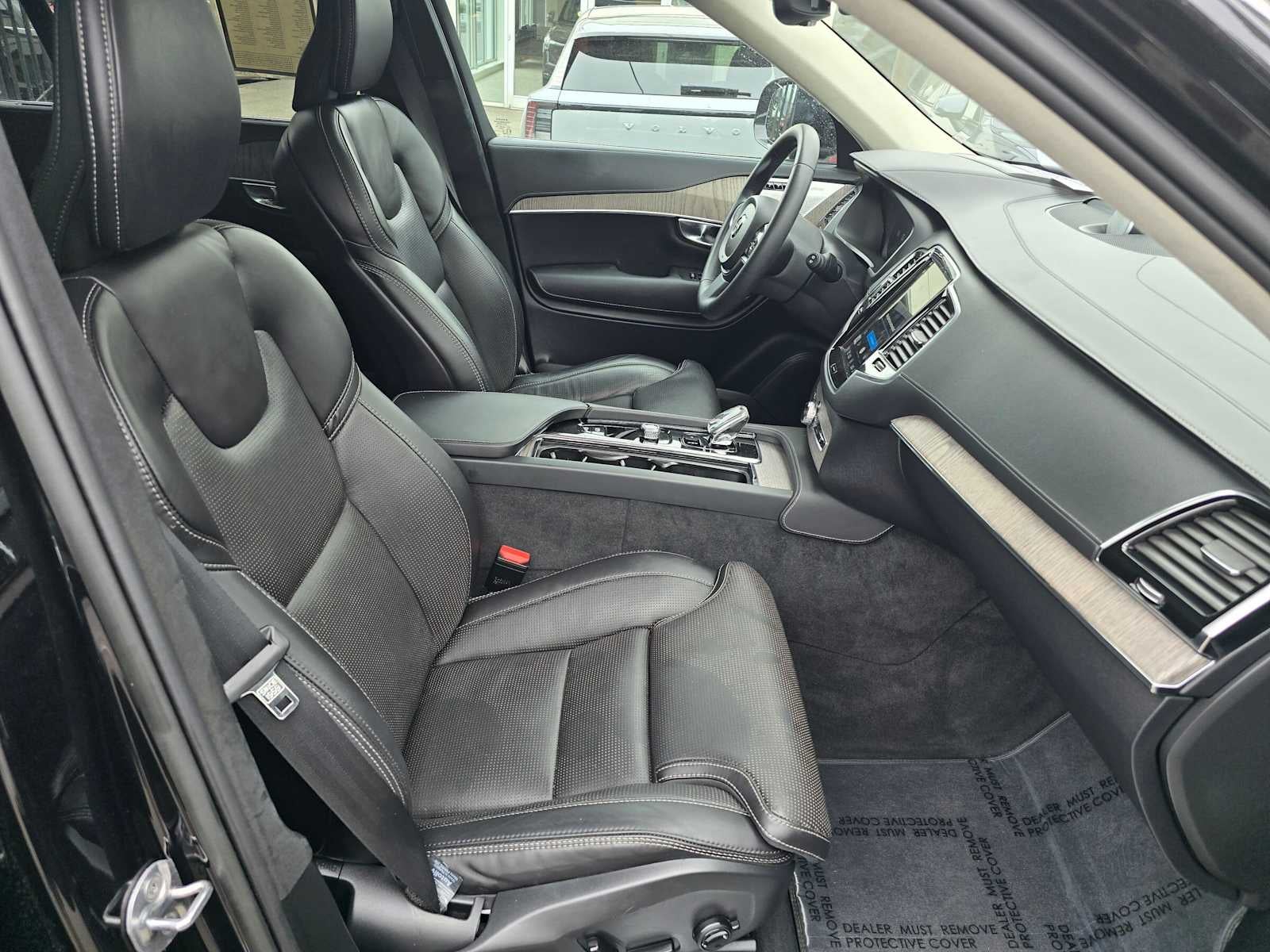 2023 Volvo XC90 Recharge Plug-In Hybrid Ultimate Bright Theme