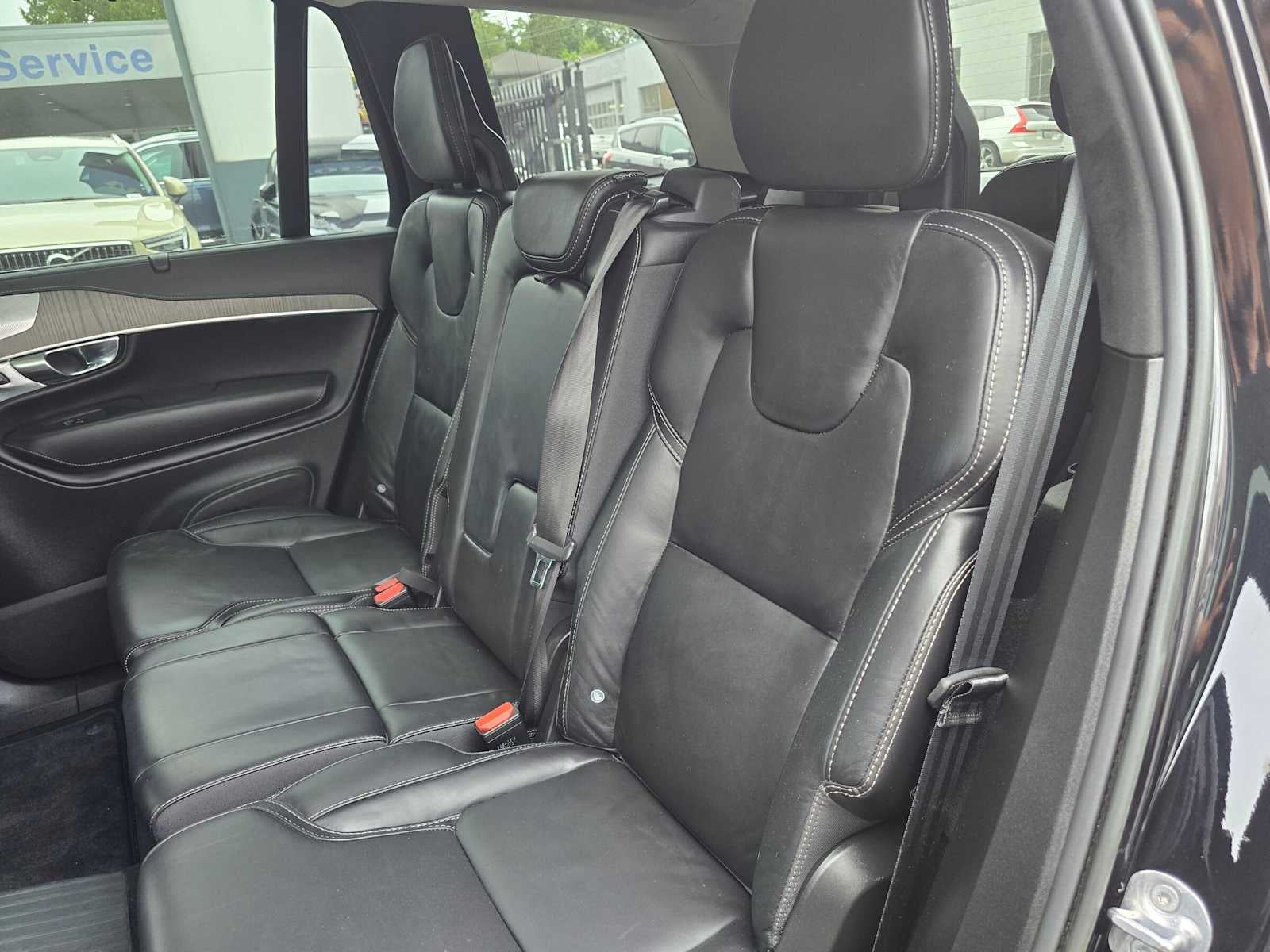 2023 Volvo XC90 Recharge Plug-In Hybrid Ultimate Bright Theme