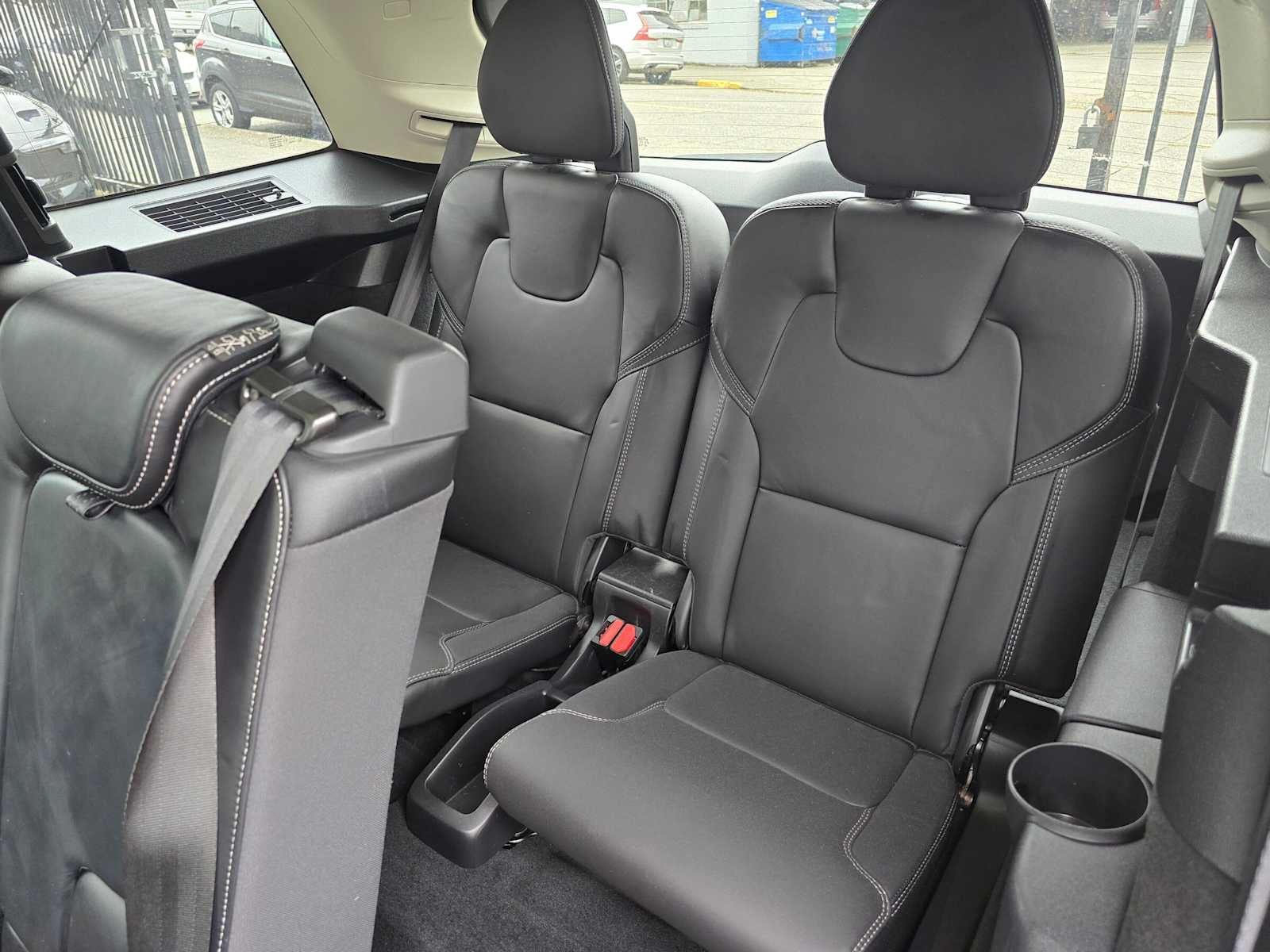 2023 Volvo XC90 Recharge Plug-In Hybrid Ultimate Bright Theme