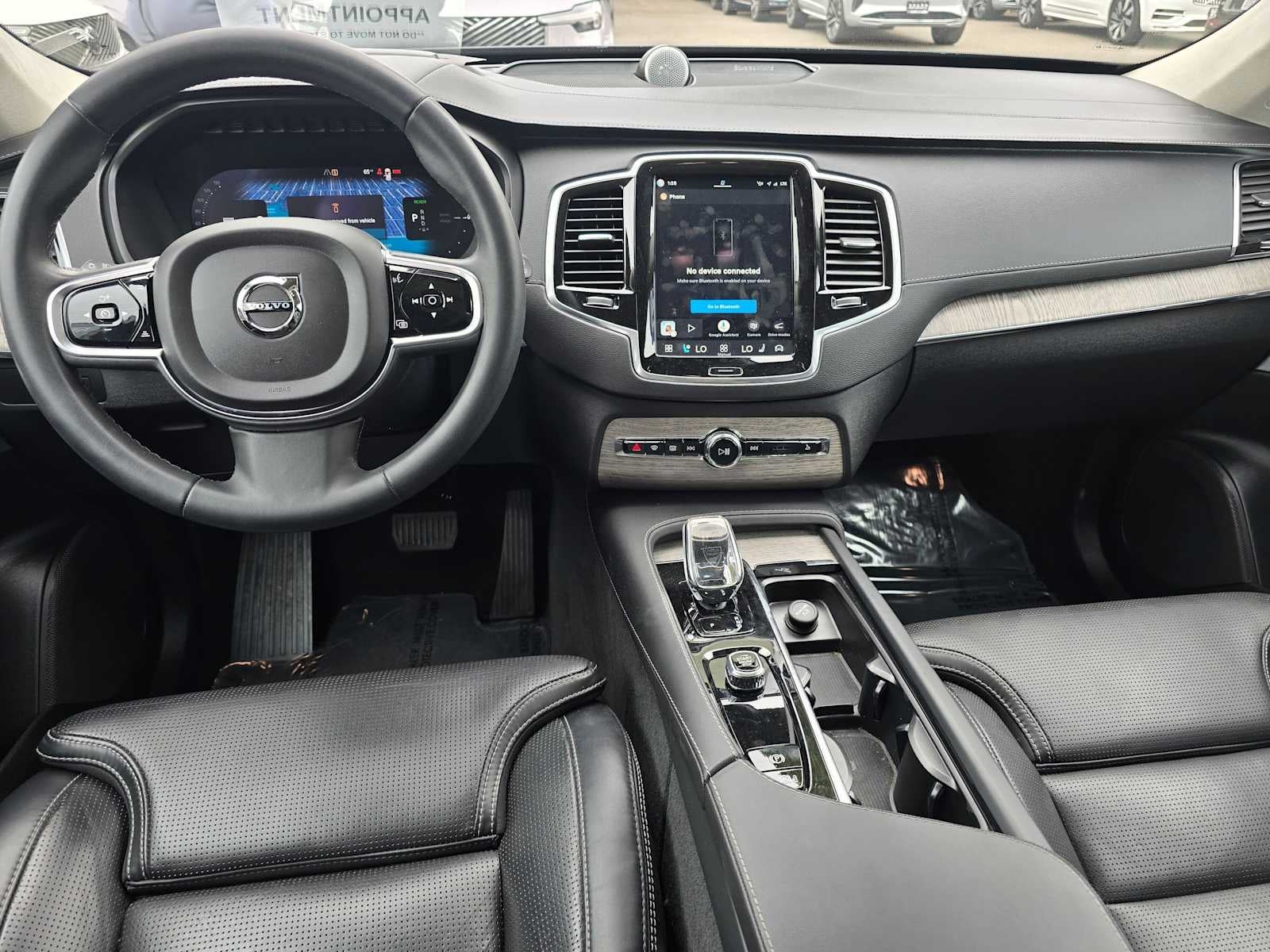 2023 Volvo XC90 Recharge Plug-In Hybrid Ultimate Bright Theme