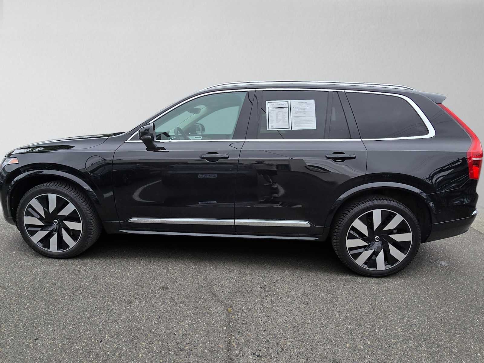 2023 Volvo XC90 Recharge Plug-In Hybrid Ultimate Bright Theme