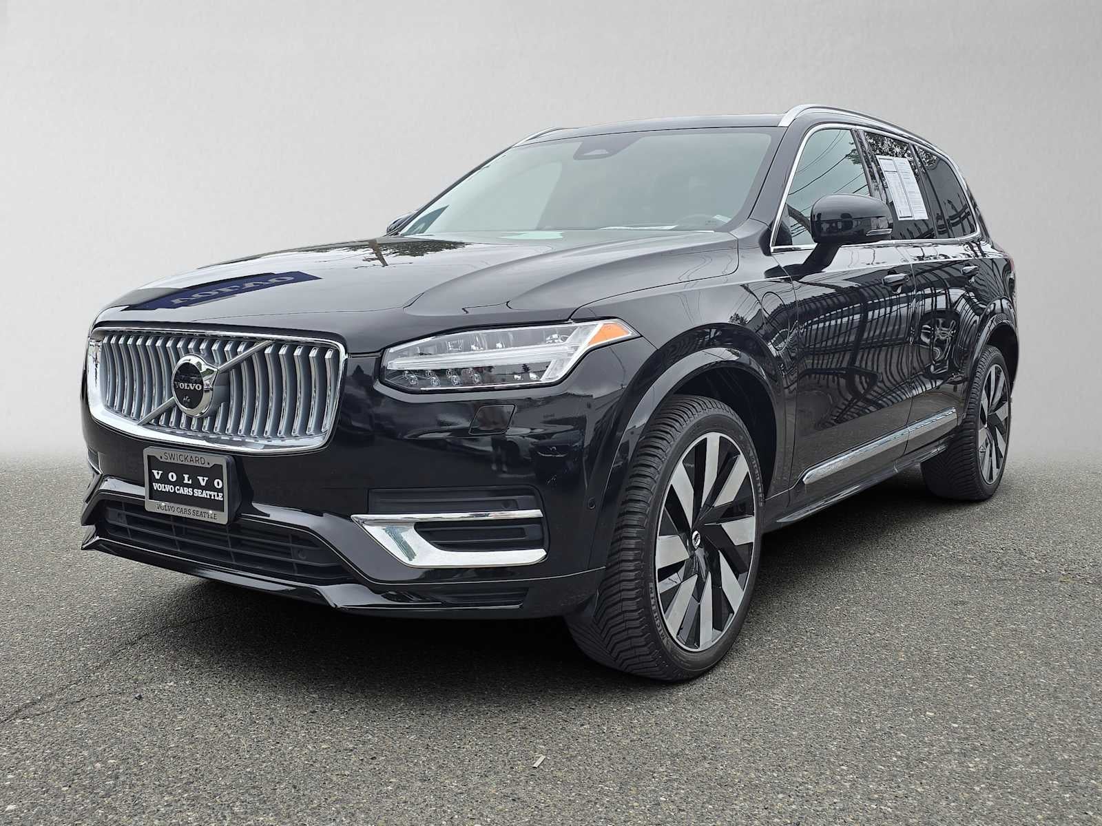 2023 Volvo XC90 Recharge Plug-In Hybrid Ultimate Bright Theme