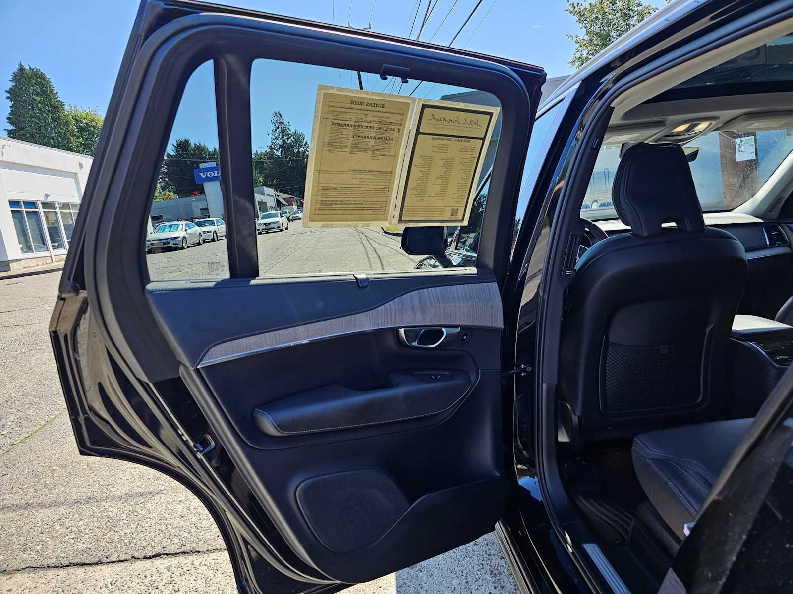 2023 Volvo XC90 Recharge Plug-In Hybrid Ultimate Bright Theme