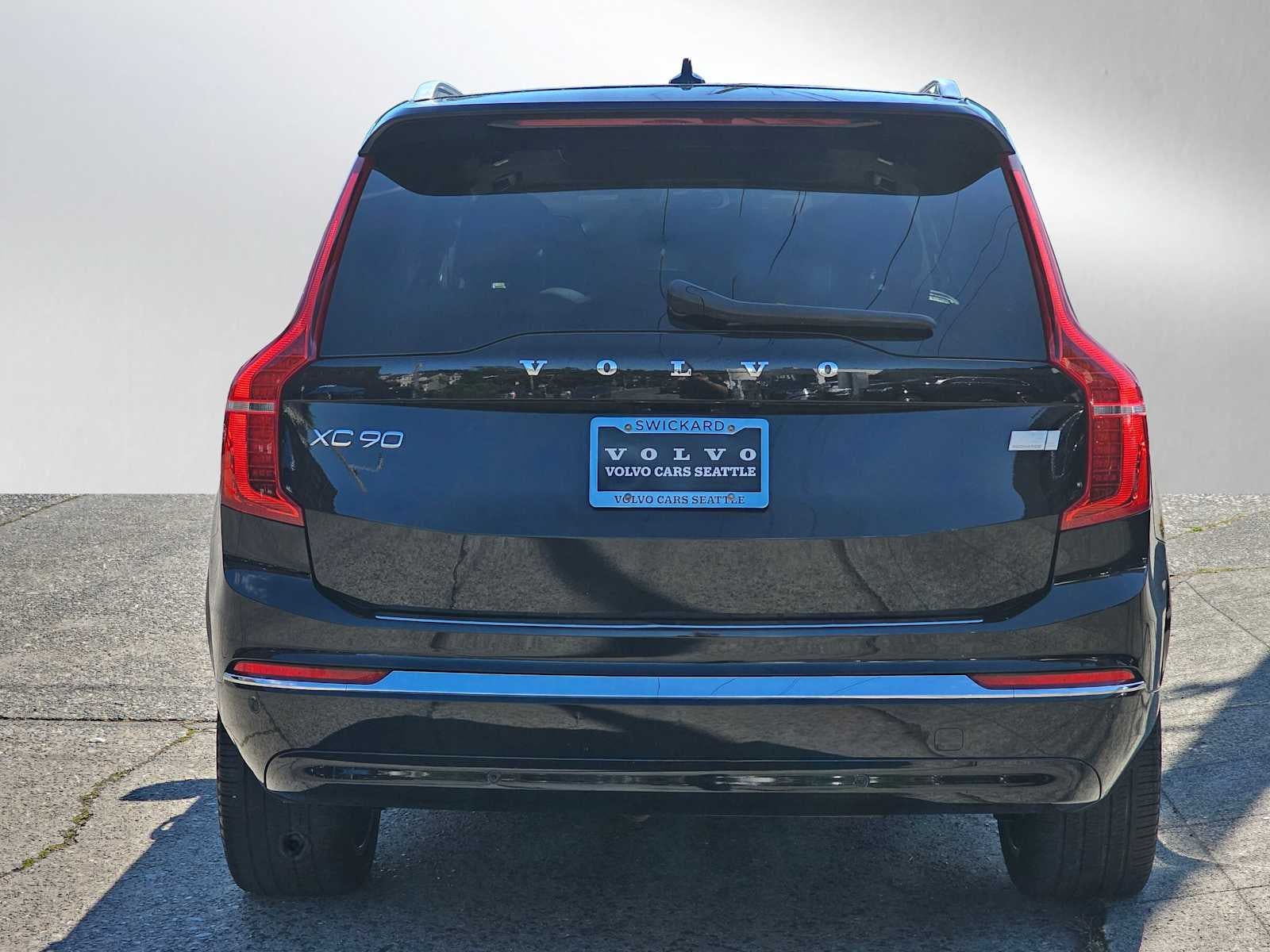 2023 Volvo XC90 Recharge Plug-In Hybrid Ultimate Bright Theme