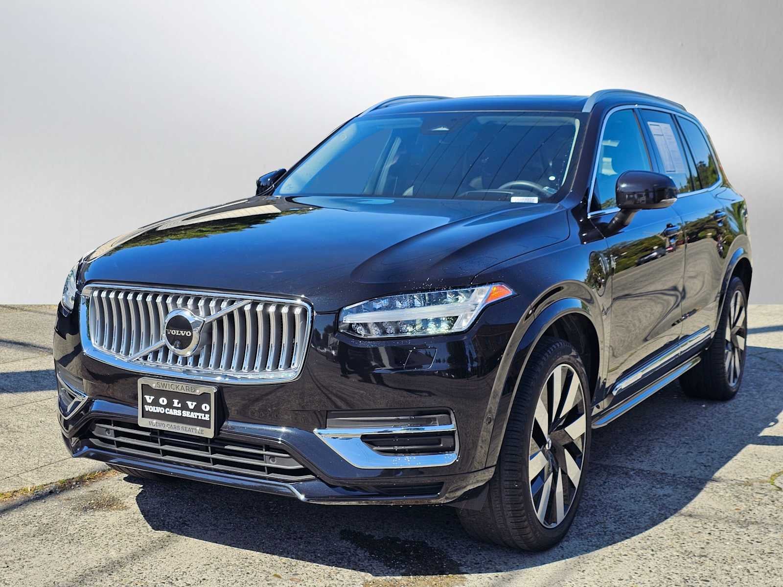 2023 Volvo XC90 Recharge Plug-In Hybrid Ultimate Bright Theme
