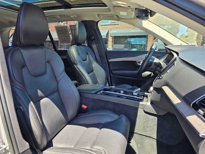 2023 Volvo XC90 Recharge Plug-In Hybrid Ultimate Bright Theme