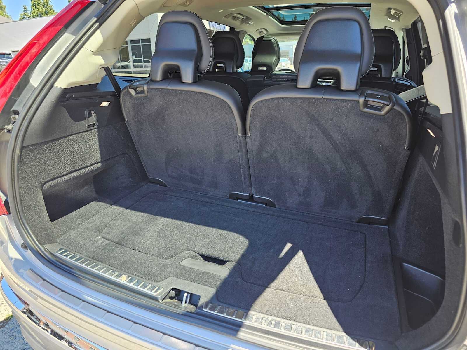 2023 Volvo XC90 Recharge Plug-In Hybrid Ultimate Bright Theme