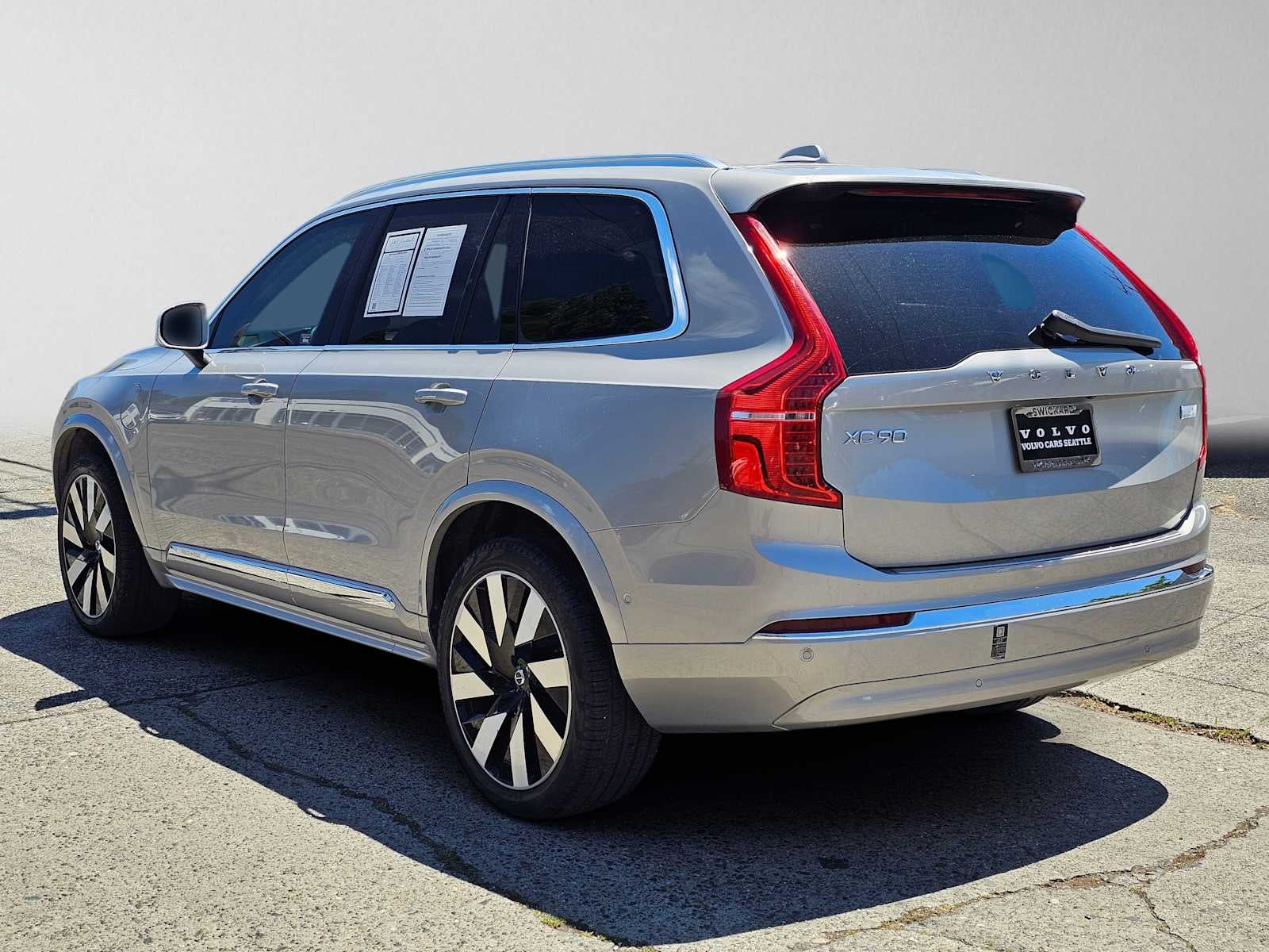 2023 Volvo XC90 Recharge Plug-In Hybrid Ultimate Bright Theme