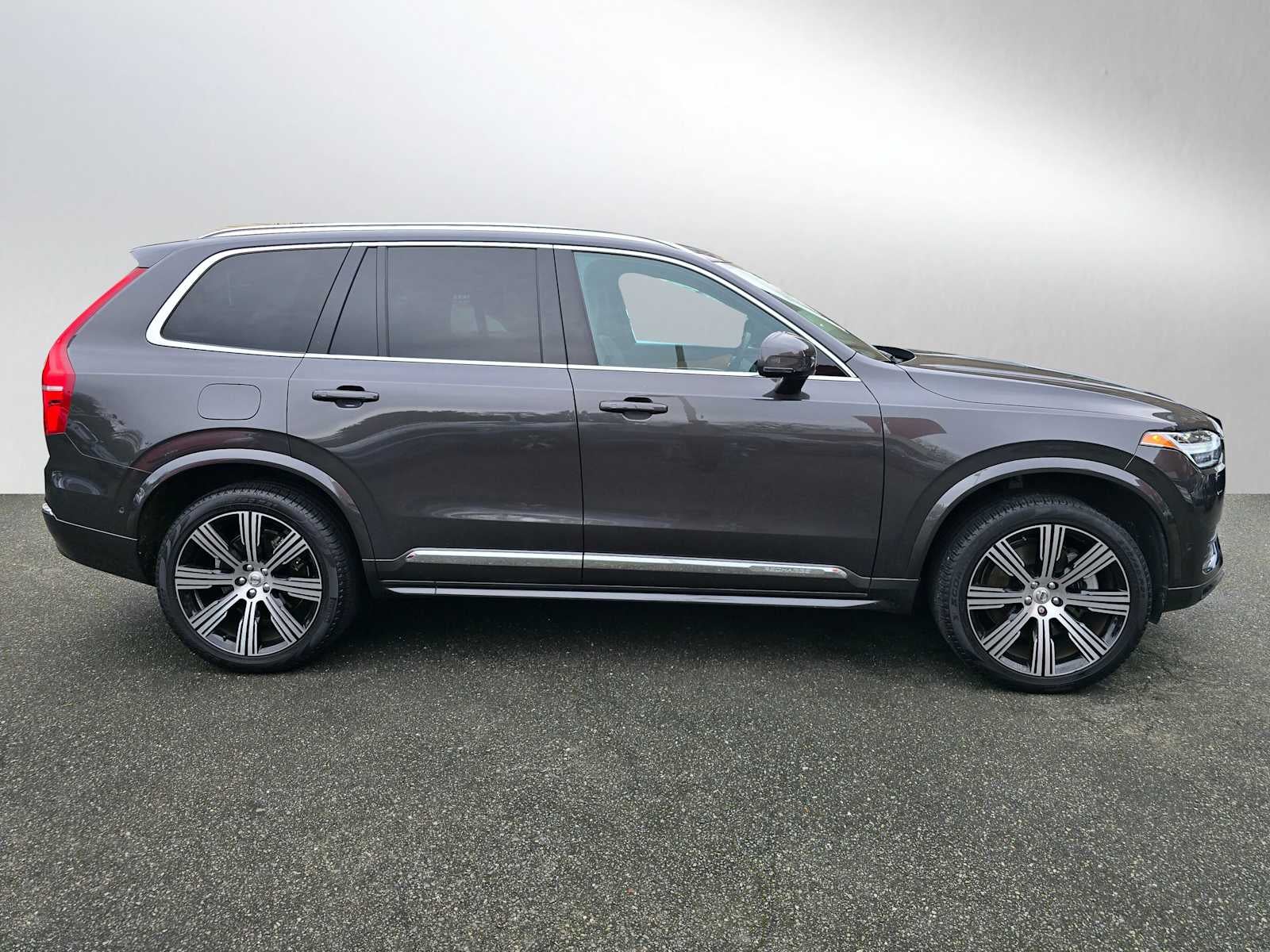 2023 Volvo XC90 Recharge Plug-In Hybrid Plus Bright Theme