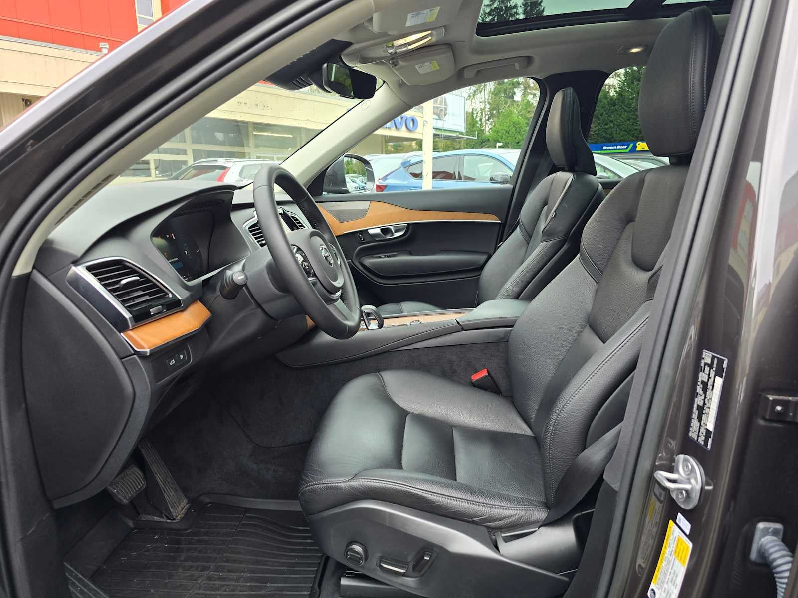 2023 Volvo XC90 Recharge Plug-In Hybrid Plus Bright Theme