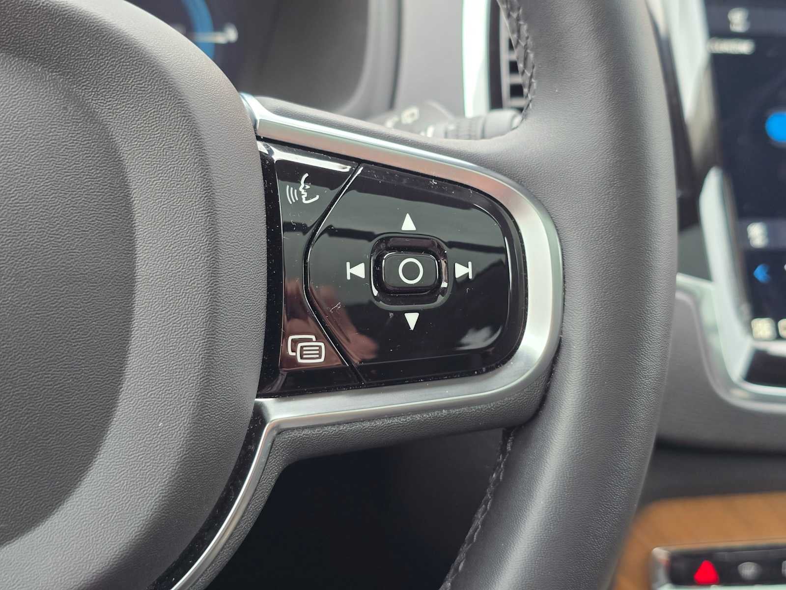 2023 Volvo XC90 Recharge Plug-In Hybrid Plus Bright Theme