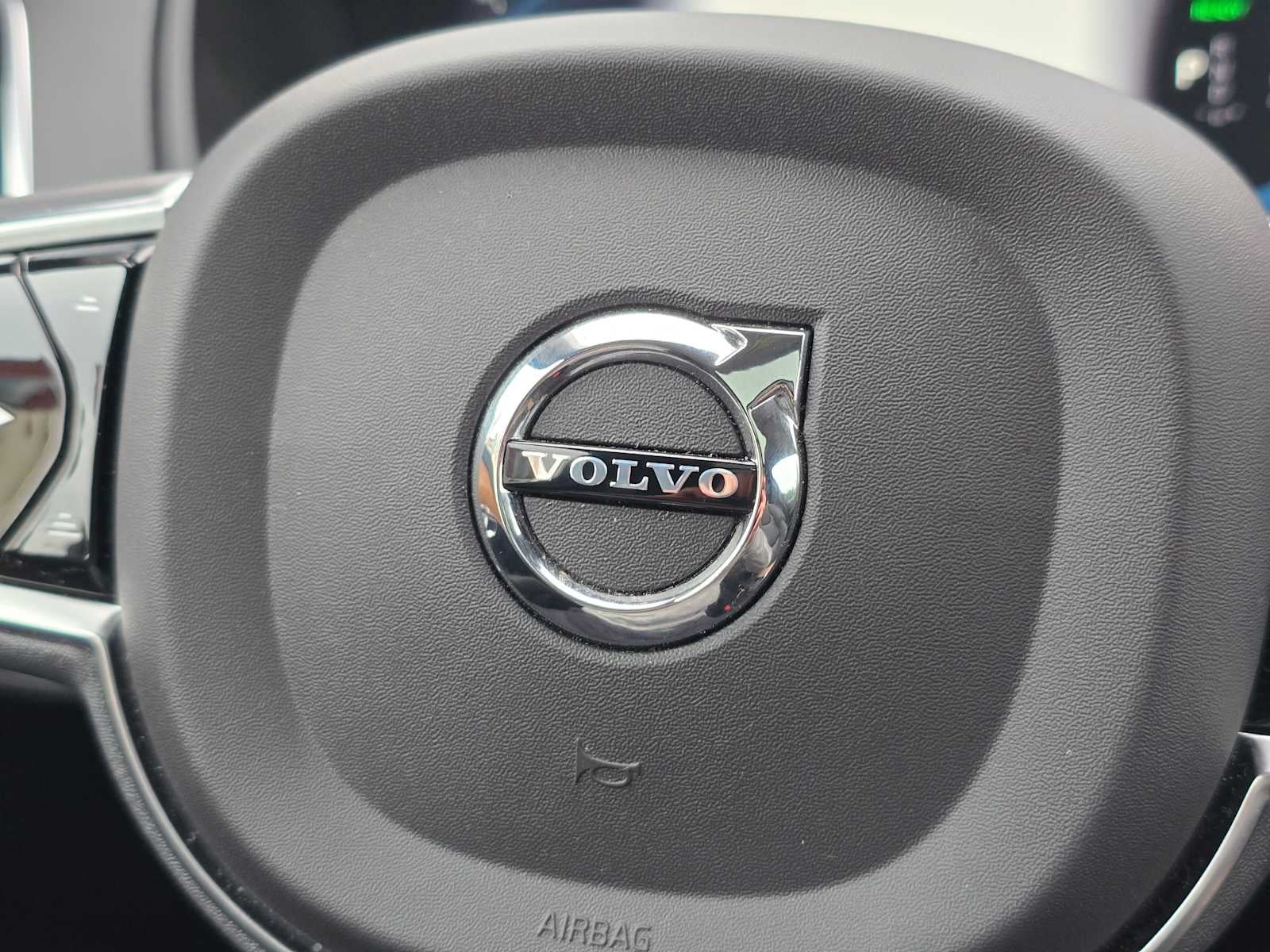 2023 Volvo XC90 Recharge Plug-In Hybrid Plus Bright Theme