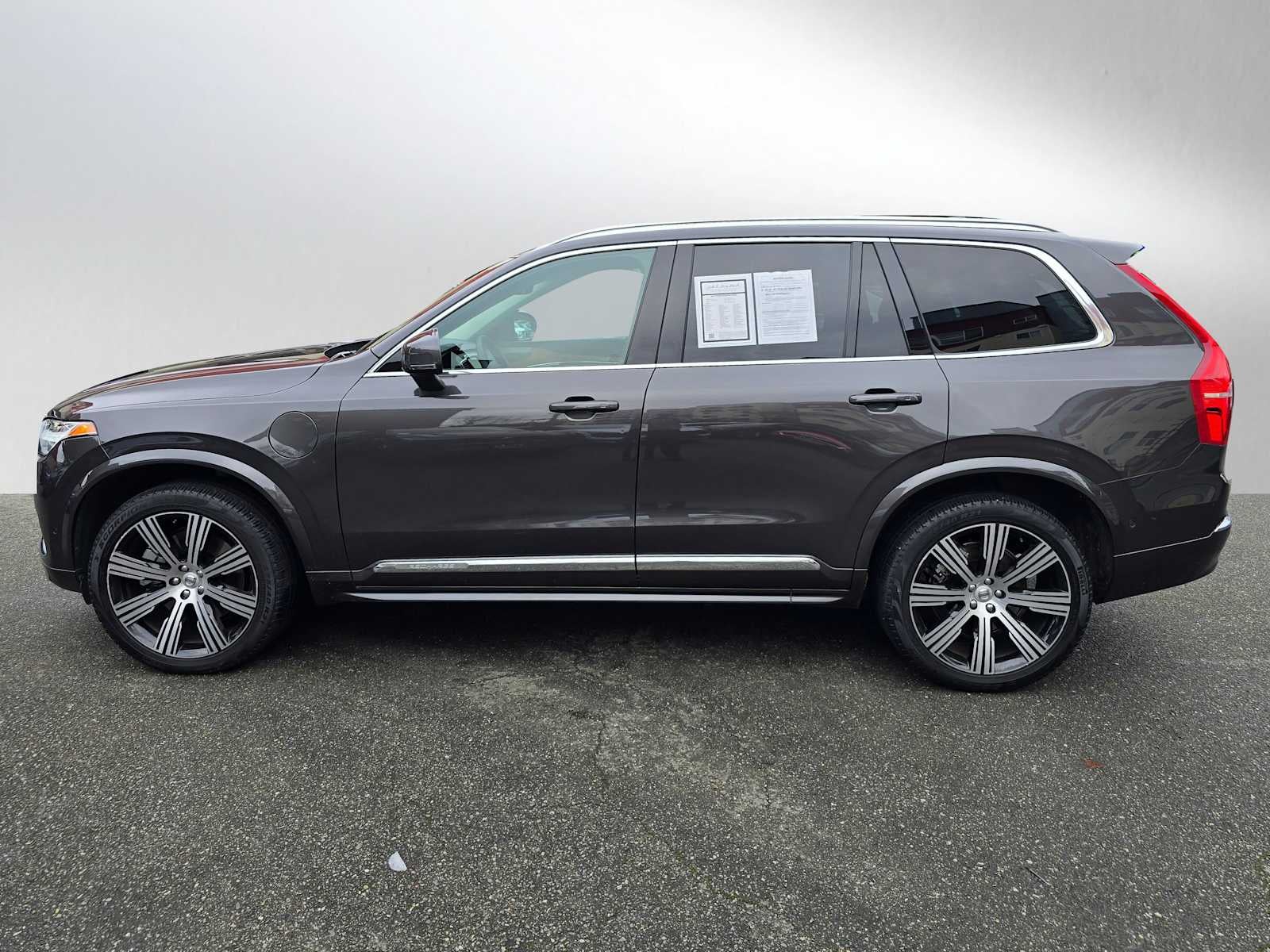 2023 Volvo XC90 Recharge Plug-In Hybrid Plus Bright Theme