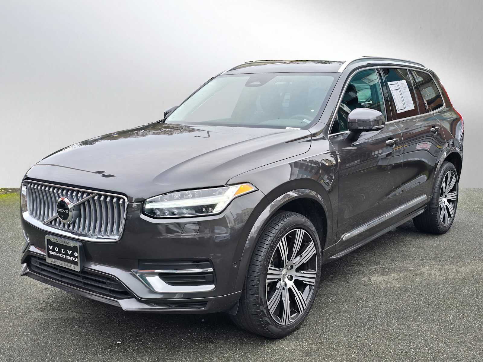 2023 Volvo XC90 Recharge Plug-In Hybrid Plus Bright Theme