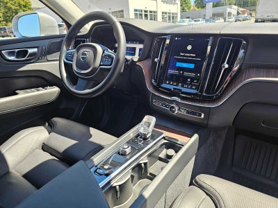 2023 Volvo XC60 Recharge Plug-In Hybrid Ultimate Bright Theme