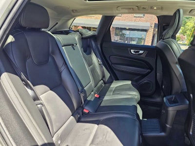 2023 Volvo XC60 Recharge Plug-In Hybrid Ultimate Bright Theme