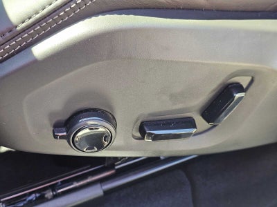 2023 Volvo XC60 Recharge Plug-In Hybrid Ultimate Bright Theme