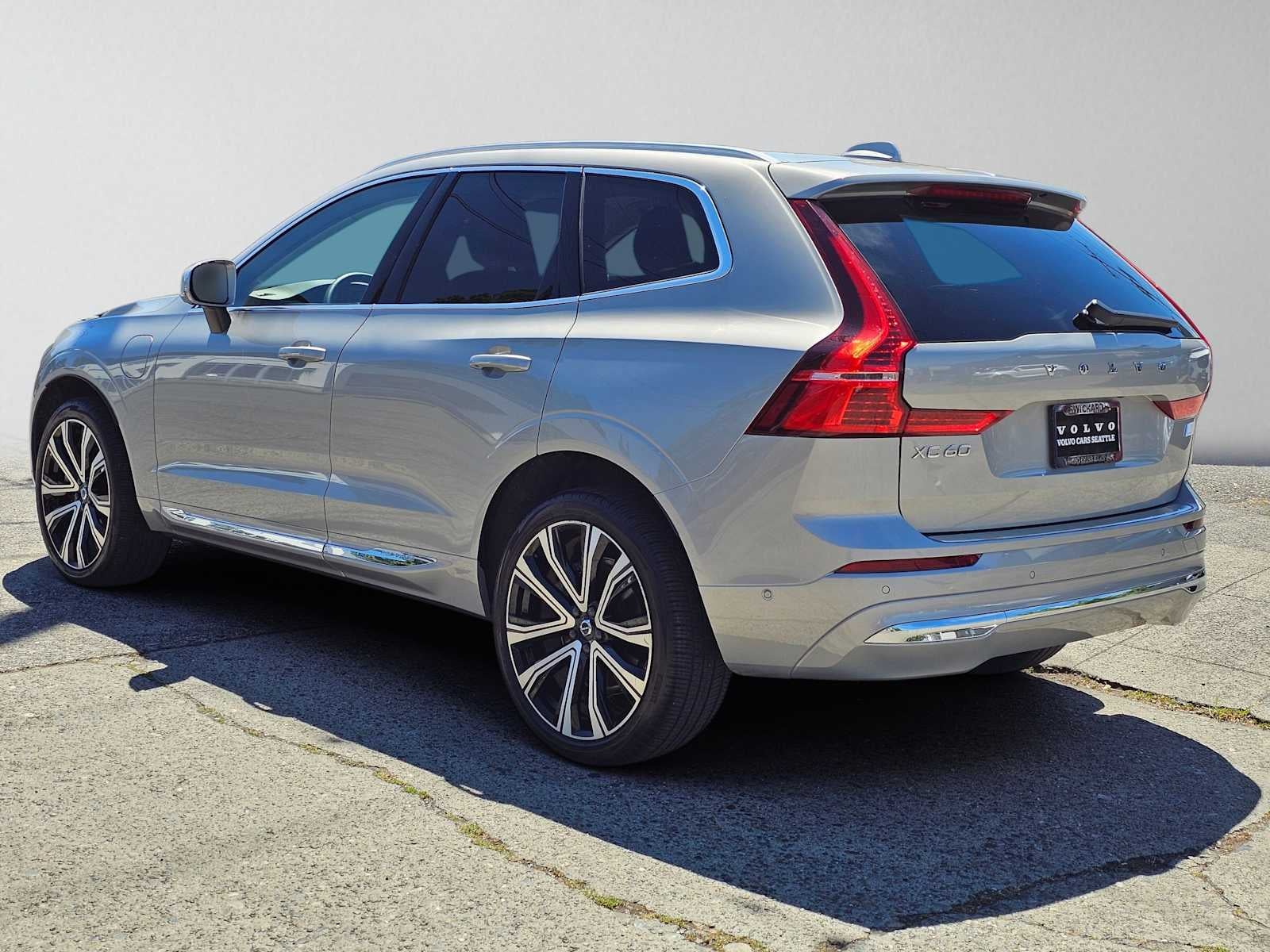 2023 Volvo XC60 Recharge Plug-In Hybrid Ultimate Bright Theme