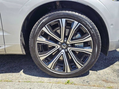 2023 Volvo XC60 Recharge Plug-In Hybrid Ultimate Bright Theme