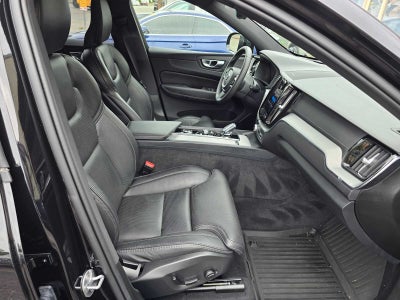 2024 Volvo XC60 Recharge Plug-In Hybrid Ultimate Black Edition