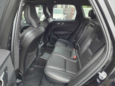 2024 Volvo XC60 Recharge Plug-In Hybrid Ultimate Black Edition