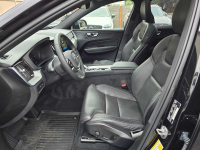 2024 Volvo XC60 Recharge Plug-In Hybrid Ultimate Black Edition