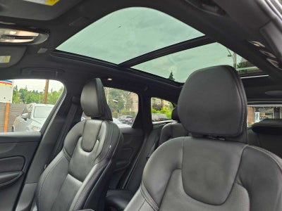 2024 Volvo XC60 Recharge Plug-In Hybrid Ultimate Black Edition