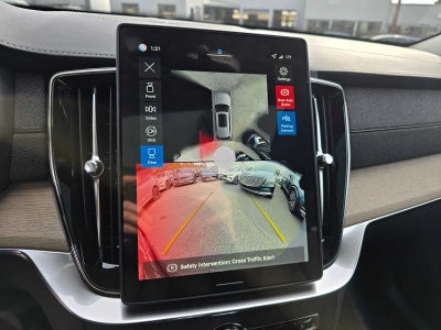 2026 Volvo XC90 Plug-In Hybrid Plus