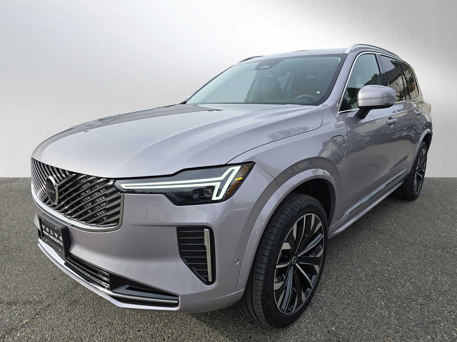 2026 Volvo XC90 Plug-In Hybrid Plus
